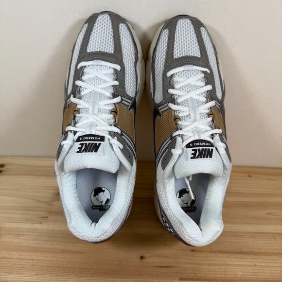 Nike Zoom Vomero 5 Running shoes Mens 11 Metallic Pewter Ash White FJ415-006 - Picture 7 of 10